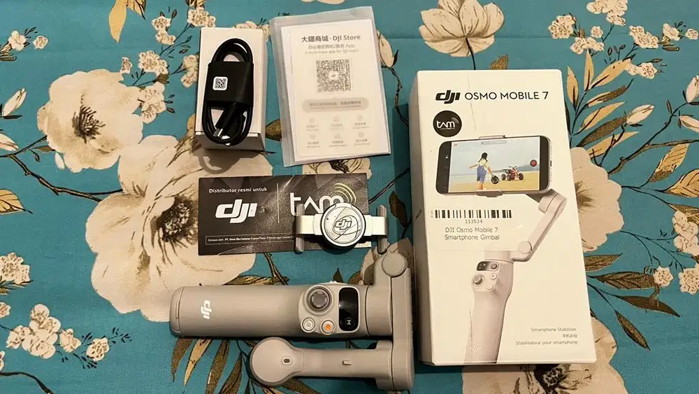 Dji Osmo Mobile 7 (gimbal stabilizer)
