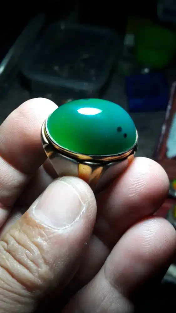 Batu bacan cokelat natural