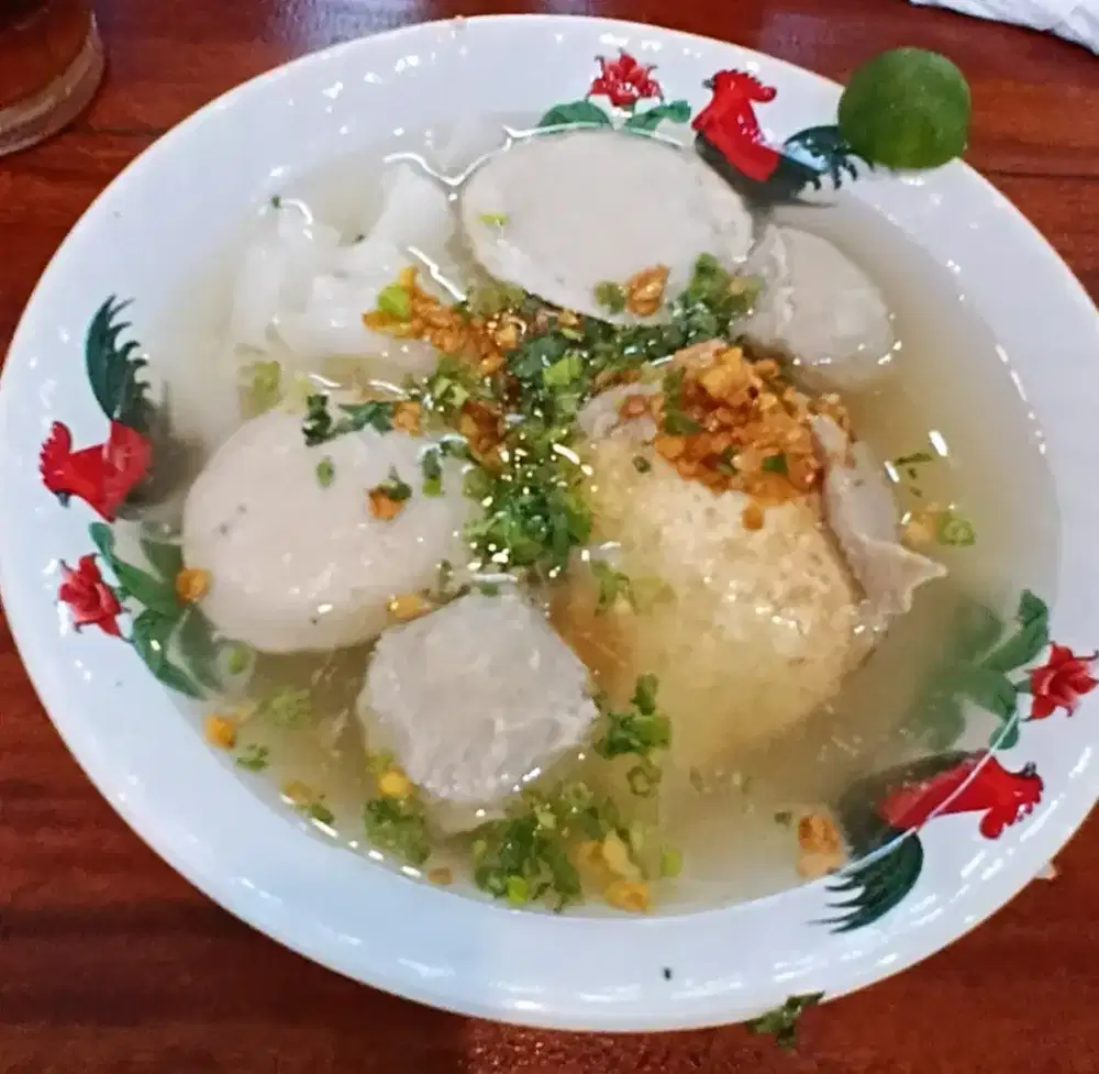 Dibutuhkan Helper untuk meracik bakso berpenglaman