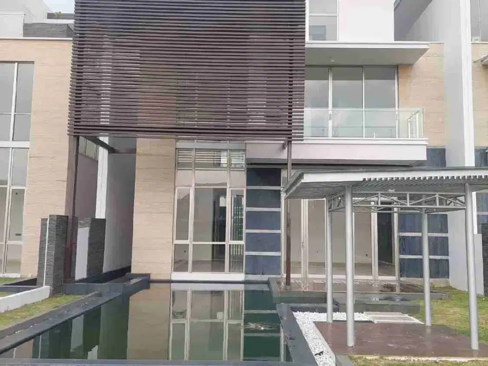 Disewakan rumah golf island PIK
