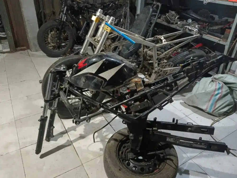 Frame Sasis Rangka CBR 150 tahun 2014