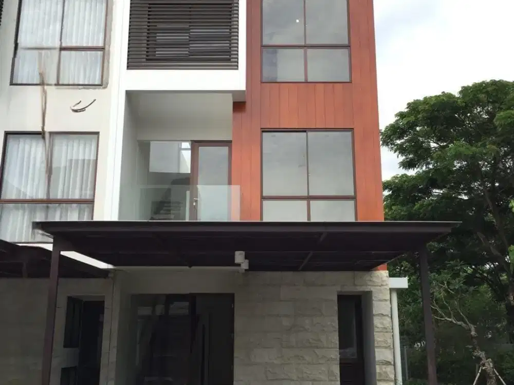 Disewakan Rumah Graha Natura Lontar Tipe Celandine 3LT Hook LT120m 3KT Dekat Citraland dan Pakuwon Mall Surabaya Barat