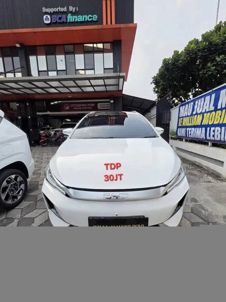 BYD M6 Superior Matic Tahun 2025 Kondisi Mulus Terawat Istimewa