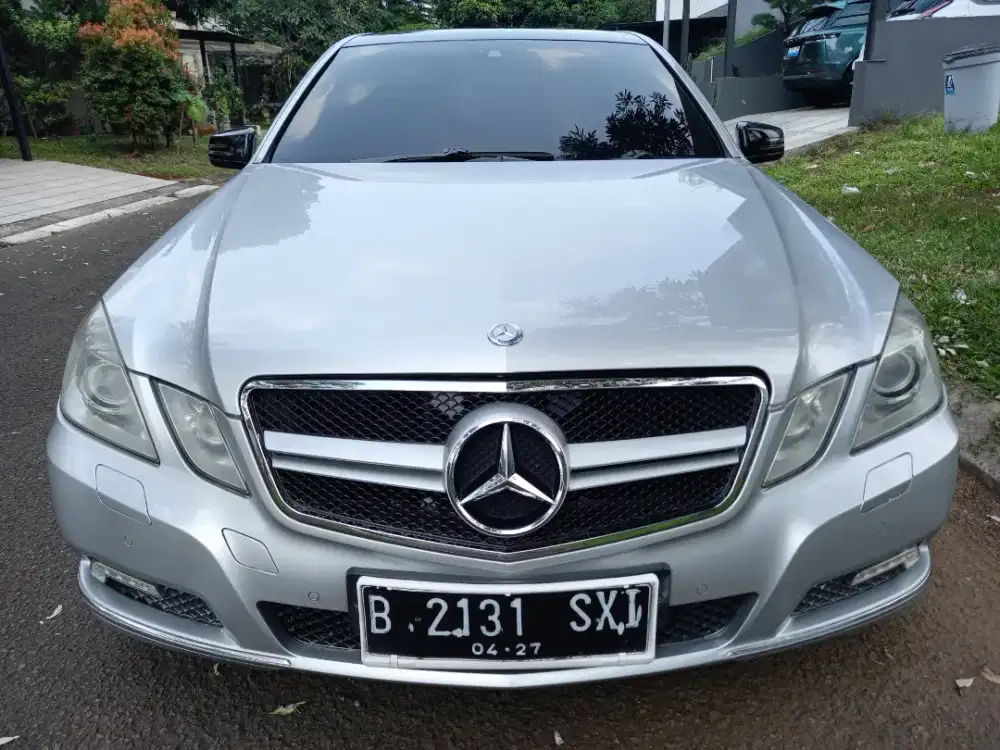 Mercedes Benz E300 2010 sangat bagus