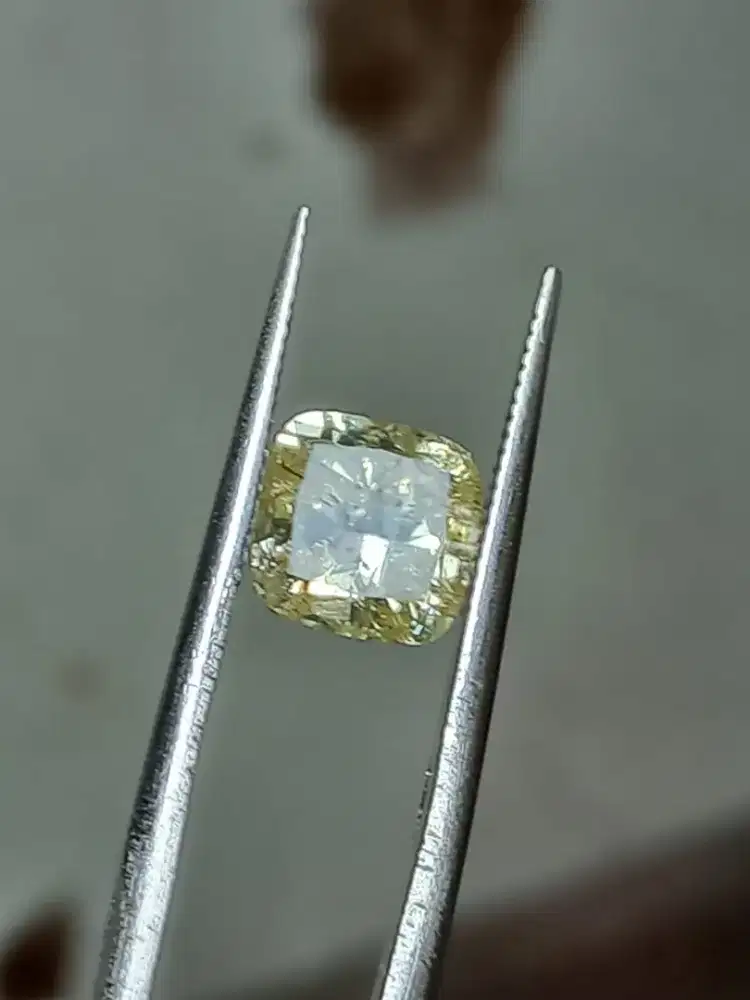 Natural berlian/ diamond 1,47ct light yellow