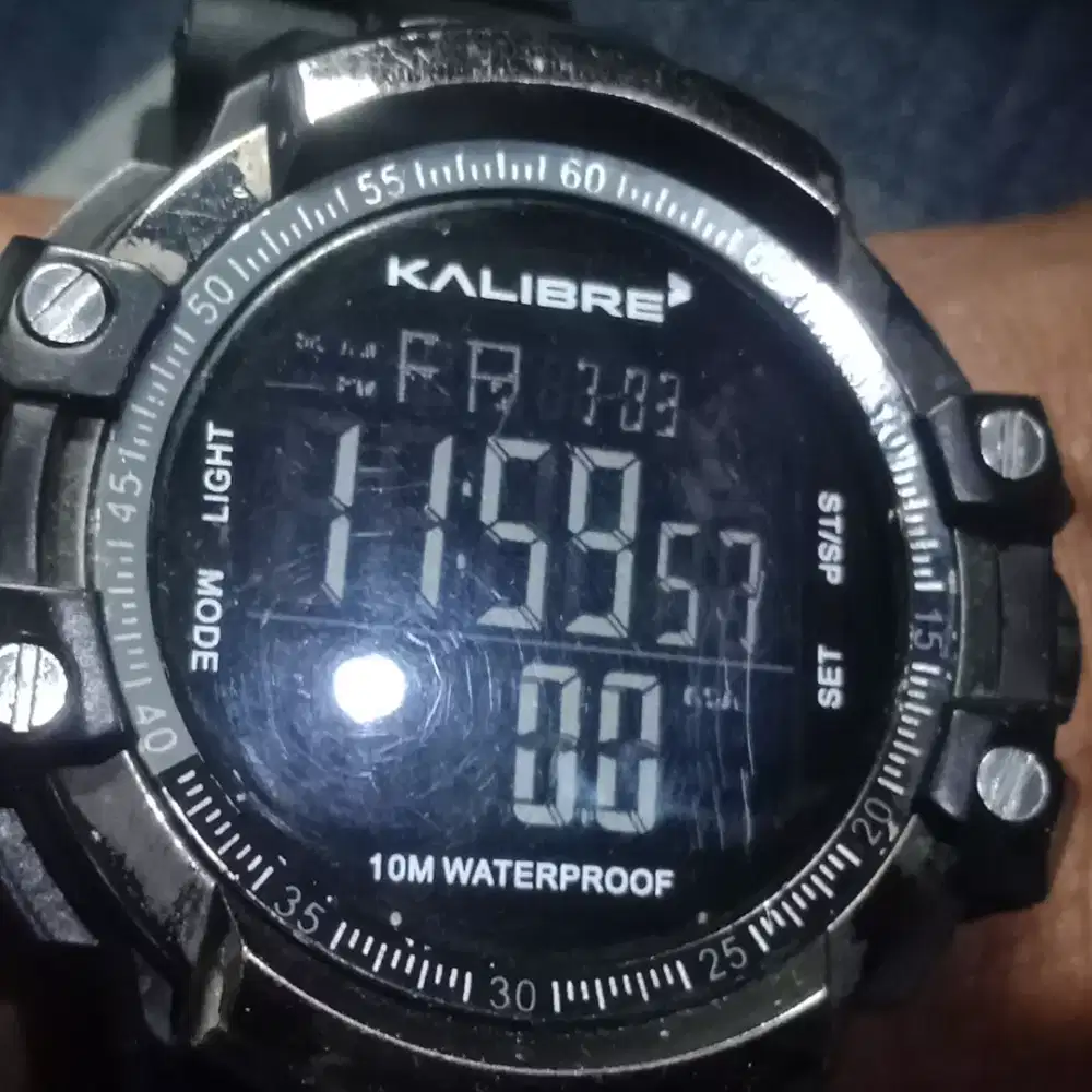 Jam digital kalibre