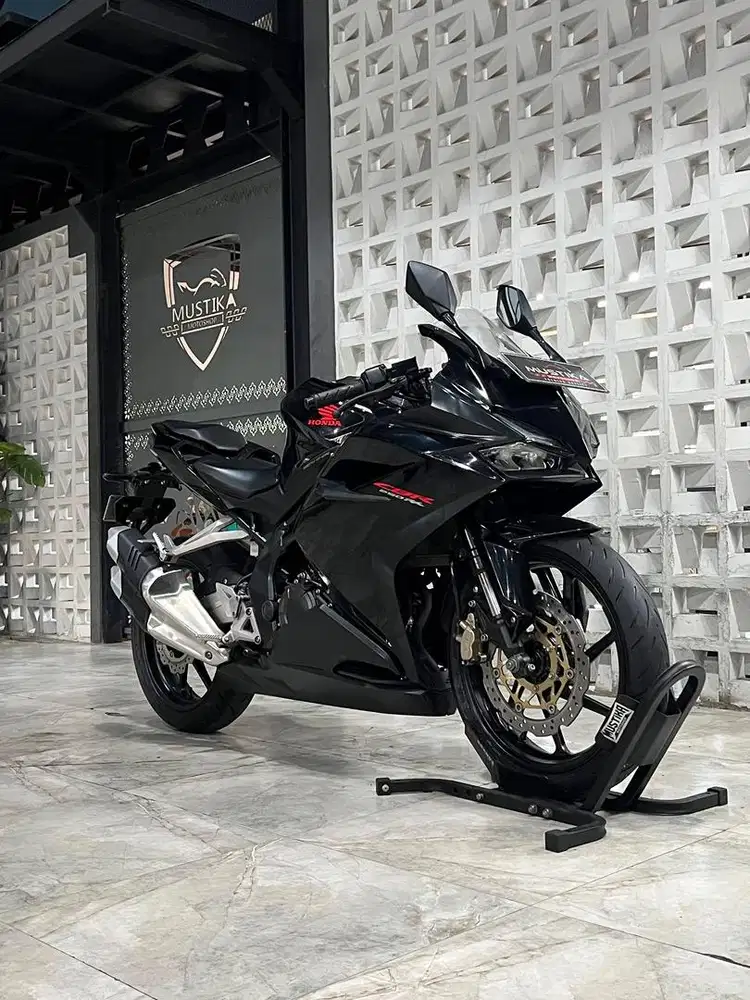 Istimewa!!Honda CBR 250 th 2020 - Ayu Mustika
