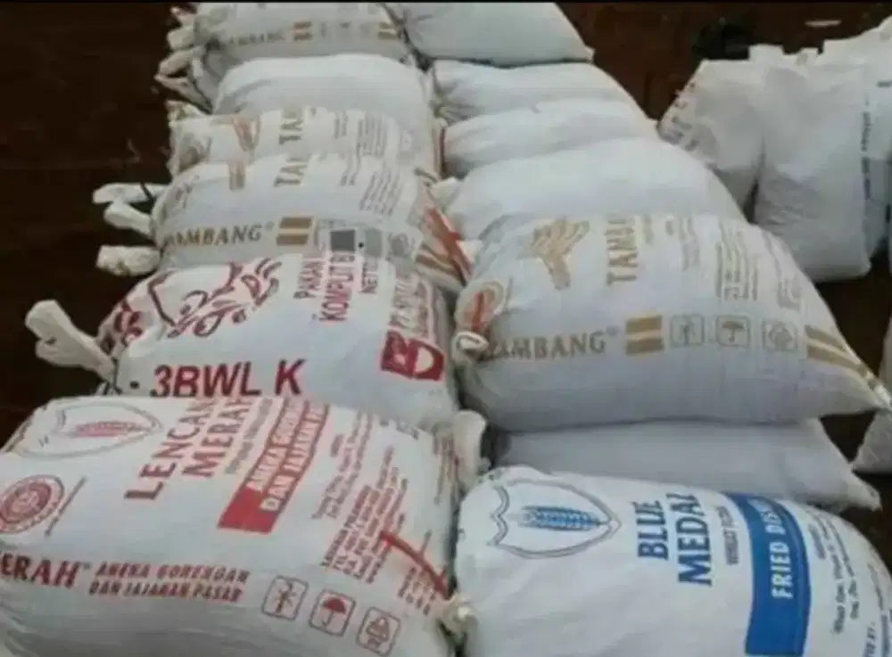 Jual tanah merah super isi karungan 25kg  tidak mudah kotor