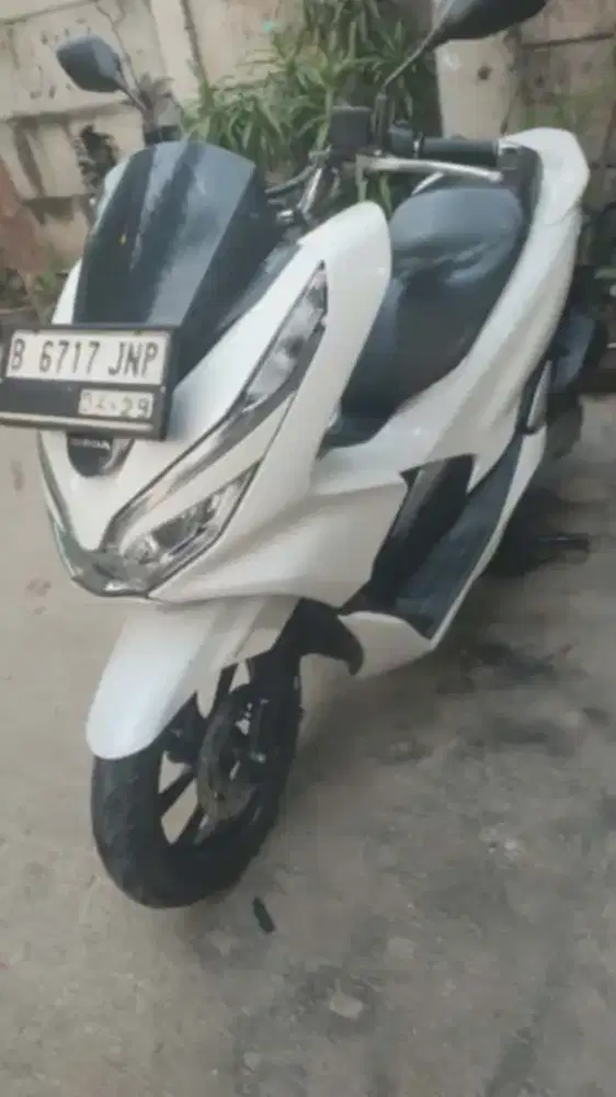 Dijual honda PCX tahun 2018 plat tangerang minus pajak of 2x mesin jos