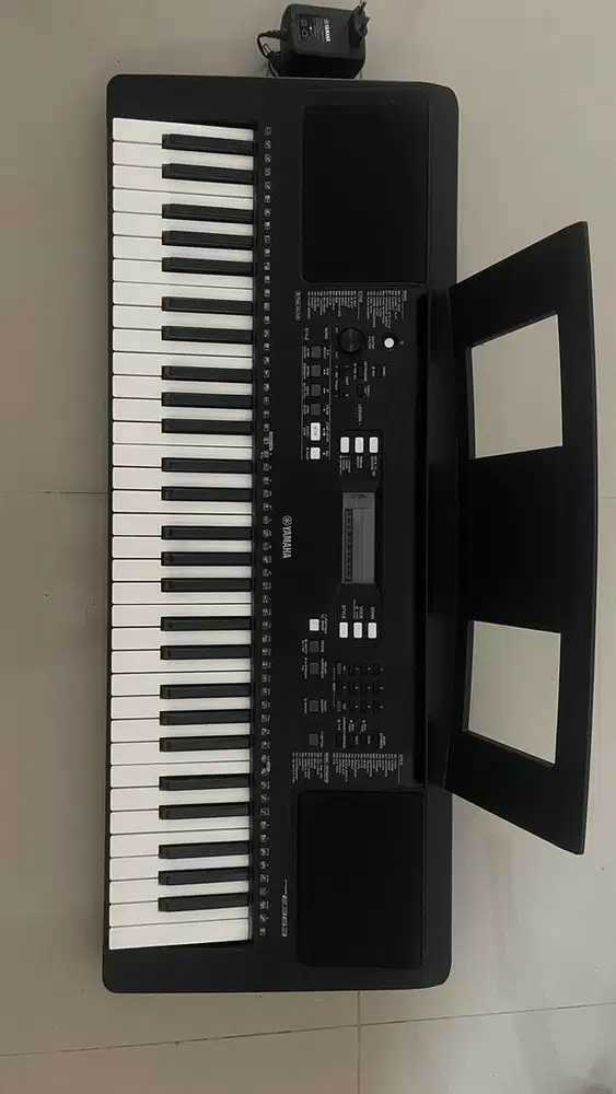 keyboard Yamaha psr e 363 like new