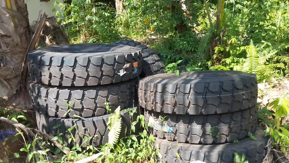 Ban truk 1200 R20