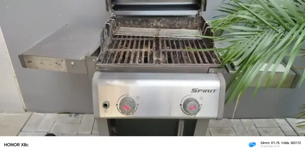 Bantu temna jual BBQ