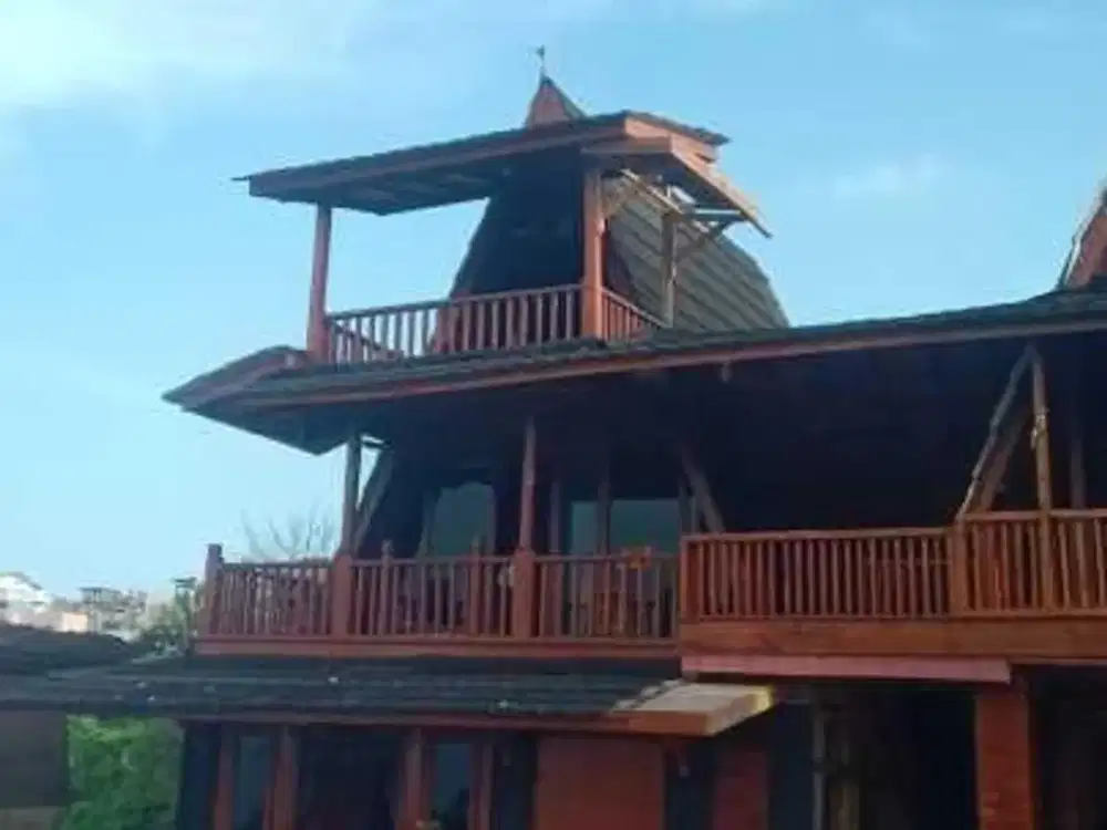 Disewakan Villa Unik Aksen Kayu Dekat Gwk Ungasan Bali