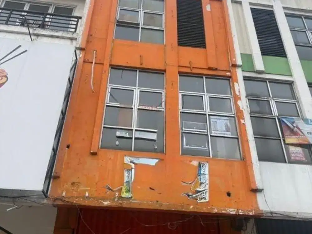 Disewakan Ruko 3 Lantai Hadap Jalan Dekat Pasmod Paramount Gs