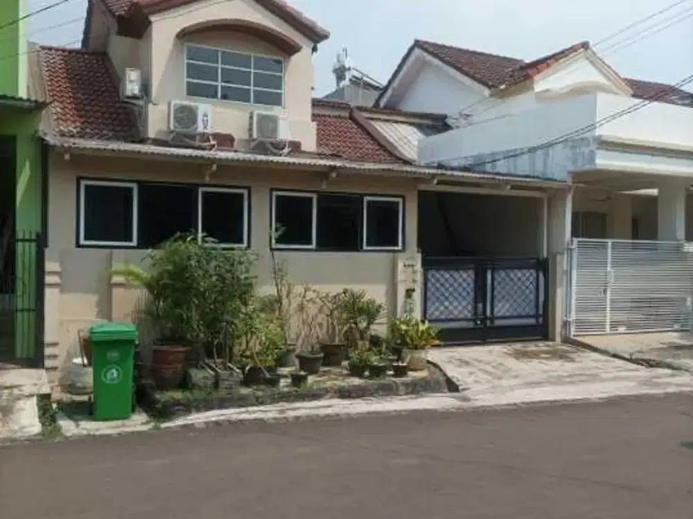 Disewakan/Dijual Rumah Luas Rapi Sektor Dekat Tarki Gading Serpon