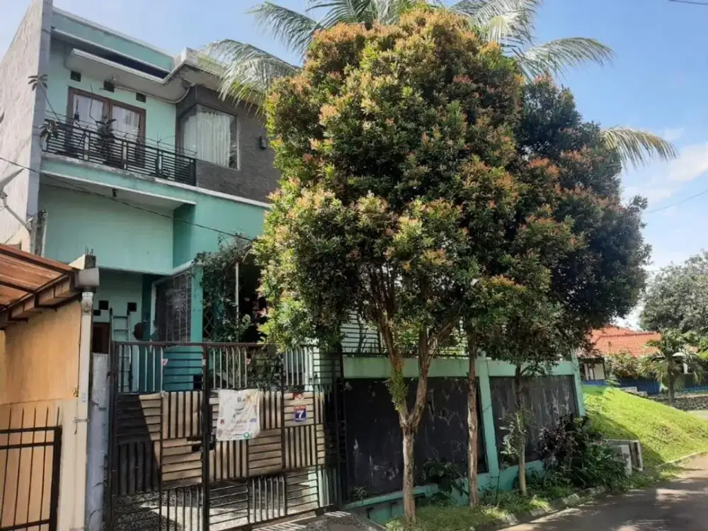 Dijual Rumah Luas Hook 2 Lantai Dekat Stasiun Kereta Api Bogor
