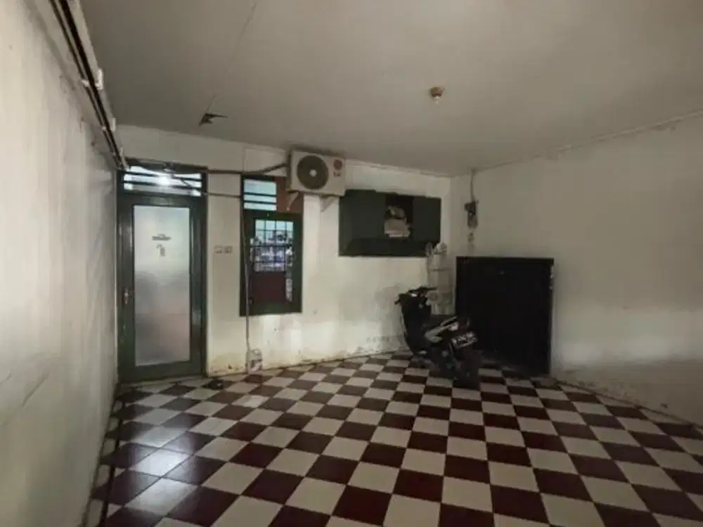 Dijual Rumah Luas Dekat Stasiun MRT Cilandak Jakarta Selatan