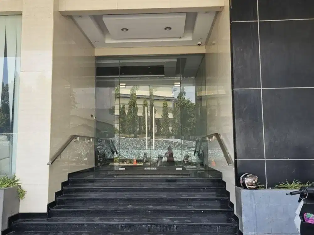 Dijual Gedung Perkantoran 4 Lantai dengan Lift di Pik Jkt Utara