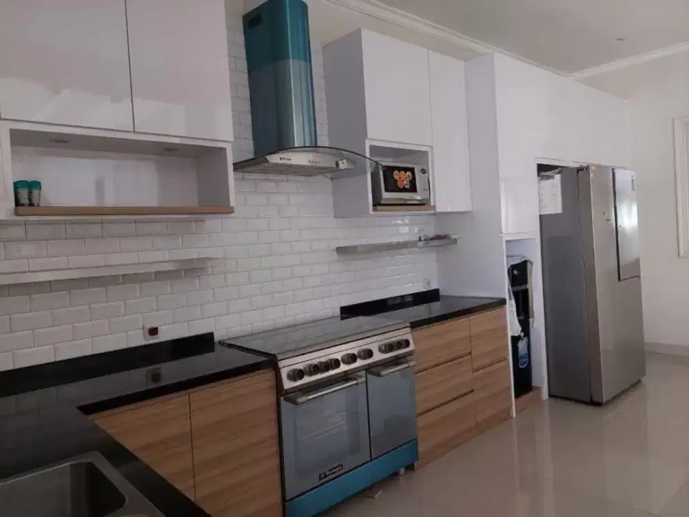 Disewakan Rumah Rapi Luas Aristoteles Gading Serpong