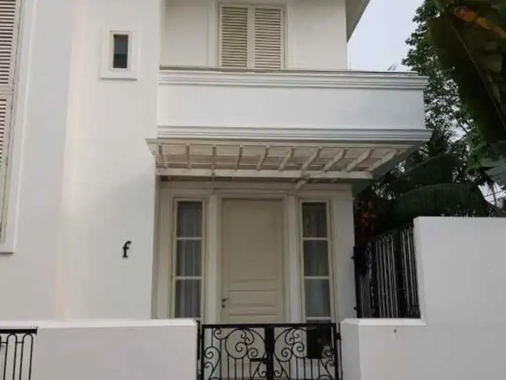 Dijual Rumah Dengan Private Pool Di Kemang Jakarta Selatan