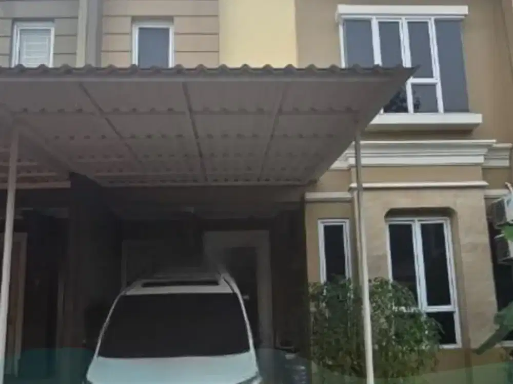 Dijual Bawah Pasar Rumah 2 Lantai Semi Furnished Gading Serpong