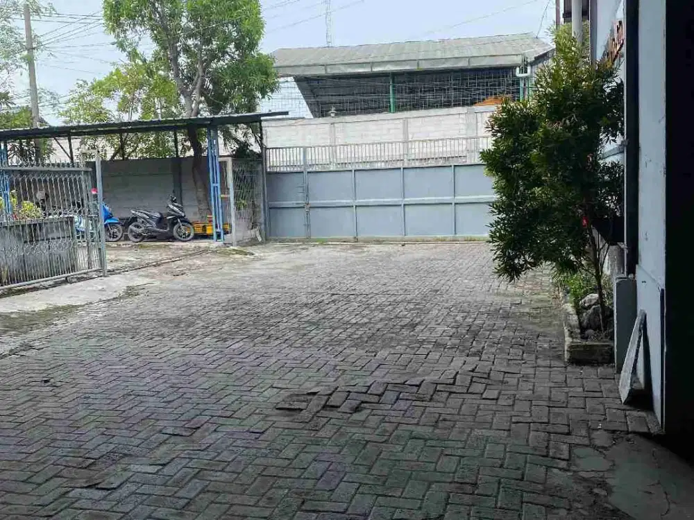Dijual Gudang + Pabrik di Kepatihan Gresik