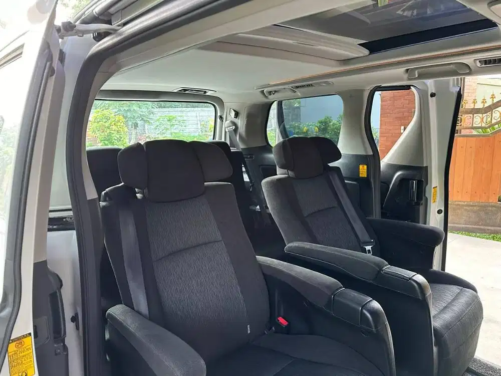 Toyota Vellfire 2015 Putih ZG 2.4 AT