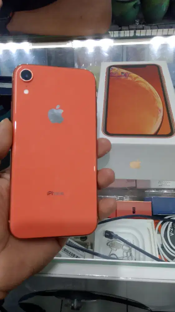 Iphobe xr 128GB bisa semua kartu permanen.Lengkap bagus segell