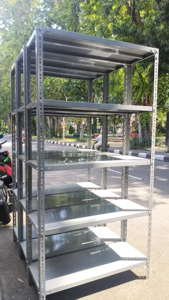 Rak besi siku lubang ramping