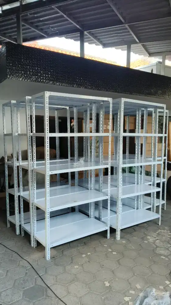 Rak besi serbaguna