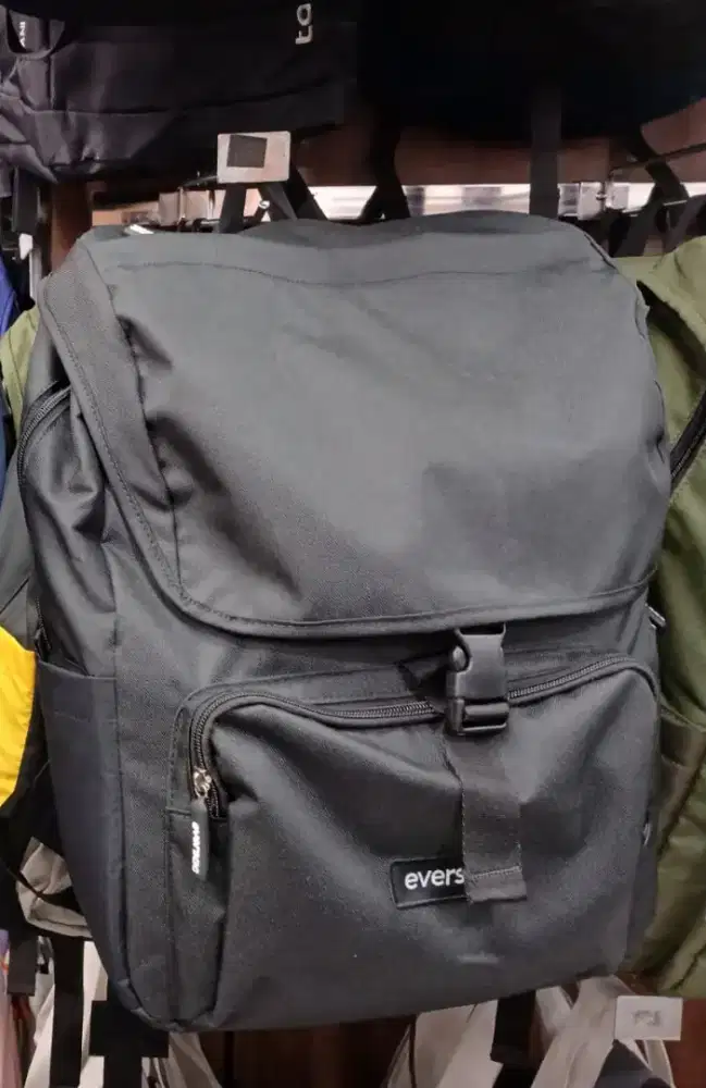 Tas rangsel merk Eversac black  dijual harga murah