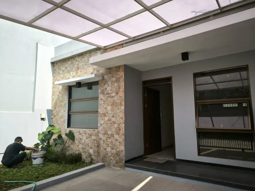 Rumah Sudah Full Renov Siap Huni di Taman Kopo Indah 2