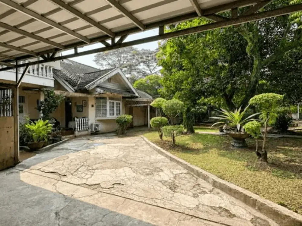 Rumah Hook Bintaro Sektor 2 Halaman Depan Luas