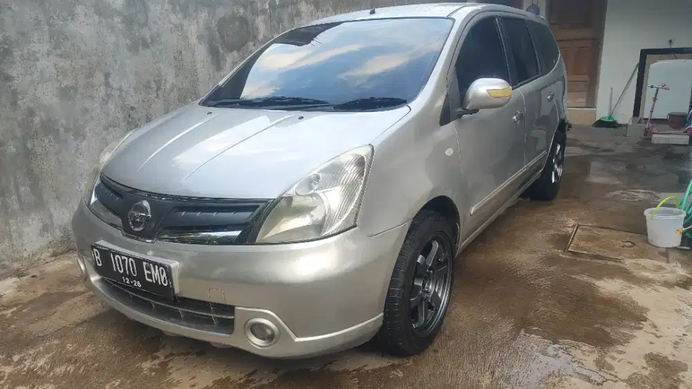 Nissan Grand livina 2011 Bensin