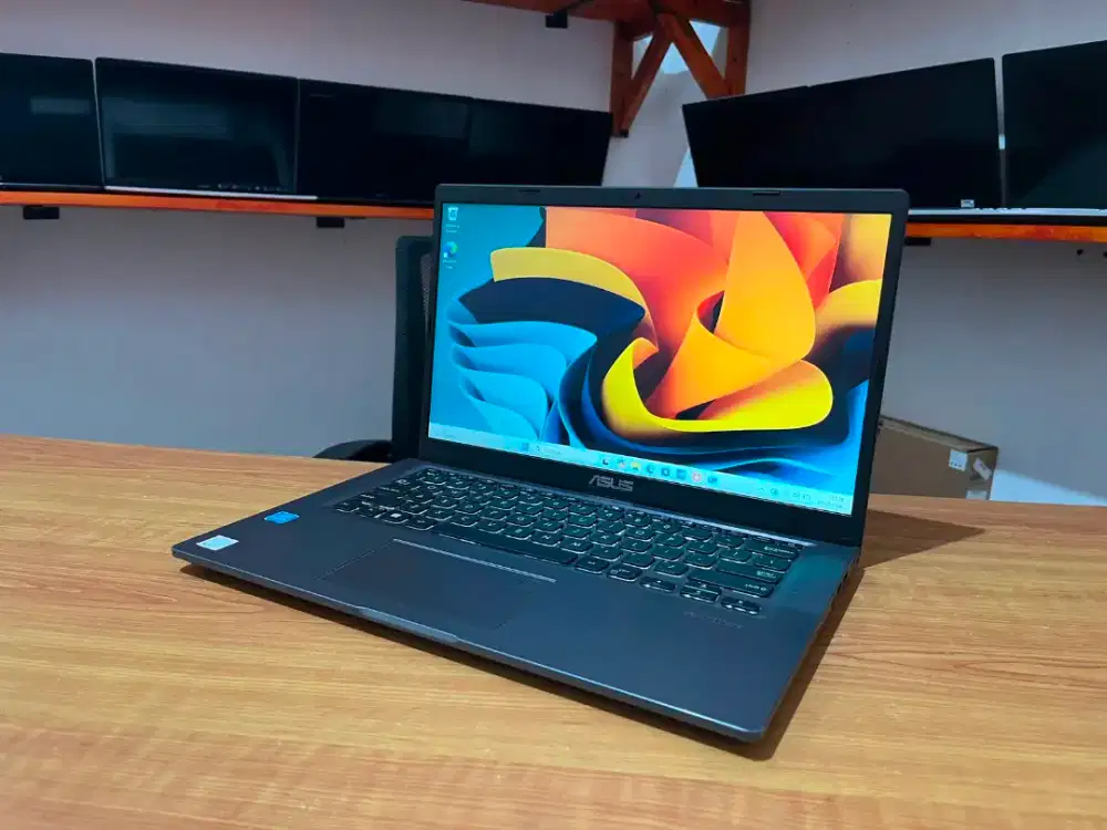ASUS VIVOBOOK A415MA  
Intel Celeron N4020 RAM 8GB SSD 256GB