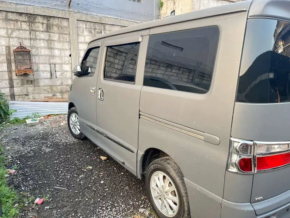 Daihatsu Luxio 2021 Bensin