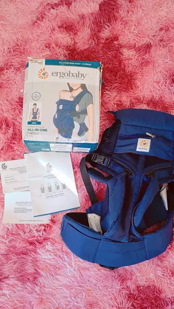 Gendongan bayi ergobaby