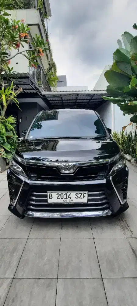 Toyota Voxy 2.0 Automatic 2017