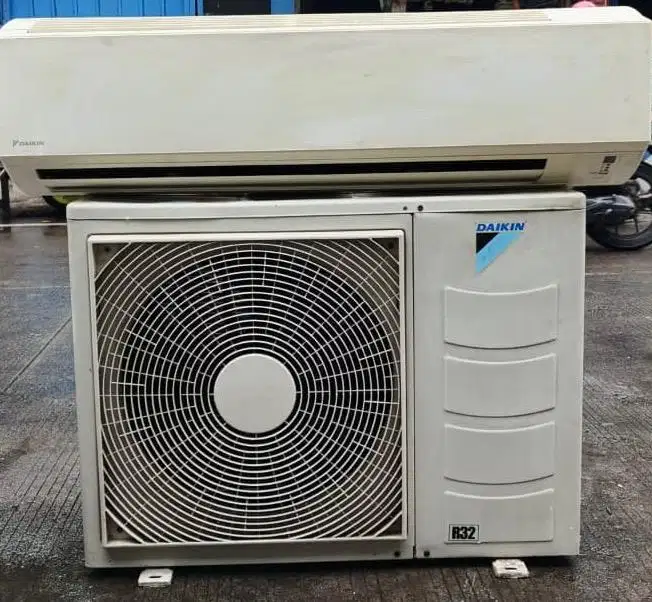AC Split Daikin R32 Unit Bekas