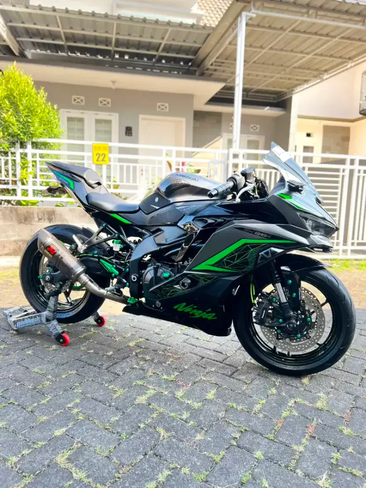 Kawasaki ZX 250 R ABS SE QS Tahun 2023