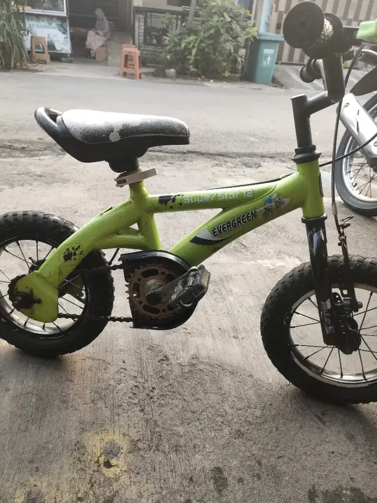 Sepeda anak 3thn-5 thn semua normal merk  Evergreen r 12 200rb ya
