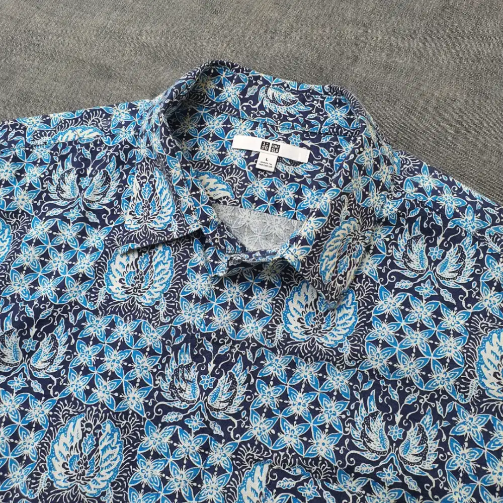 Kemeja batik Uniqlo no timberland lacoste