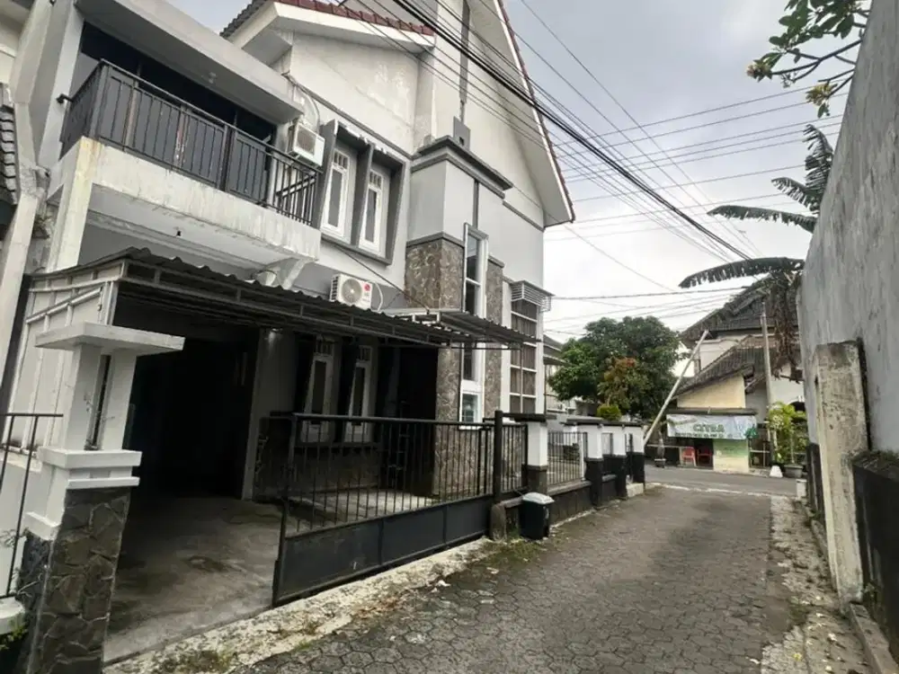 Rumah Di Jogja, Dalam Perumahan Elit, Sinduadi, Mlati, Sleman Dekat Kampus UGM, Joja City Mall, Pakuwon Mall