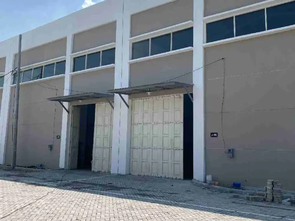 Gudang premium izin industri dekat pintu tol