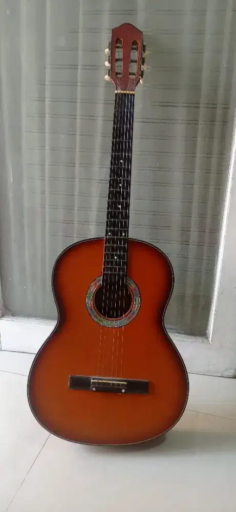 Gitar bolong kayu