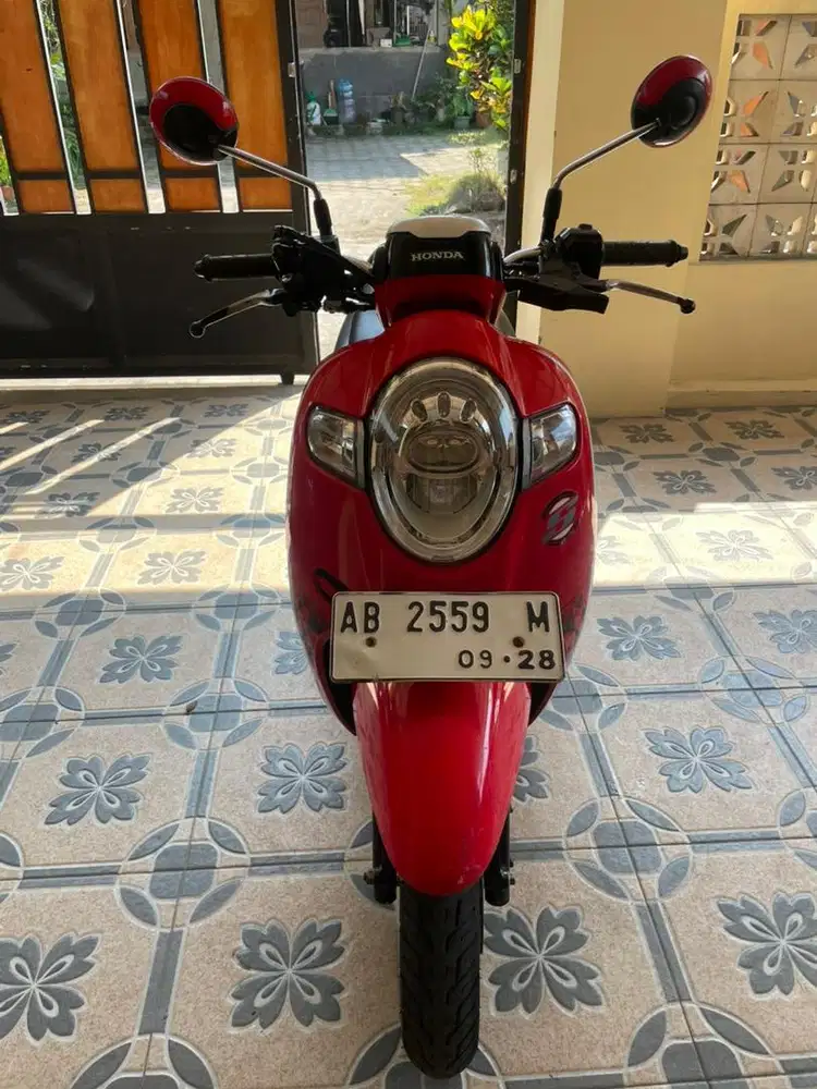 Dijual motor scoopy 2018 ISS
