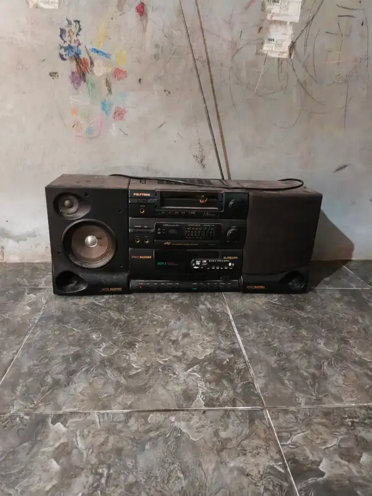 Radio Polytron grand bazzoke