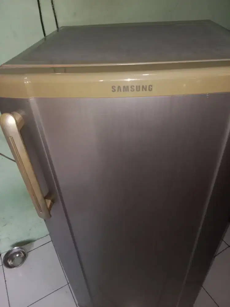 Kulkas merk samsung