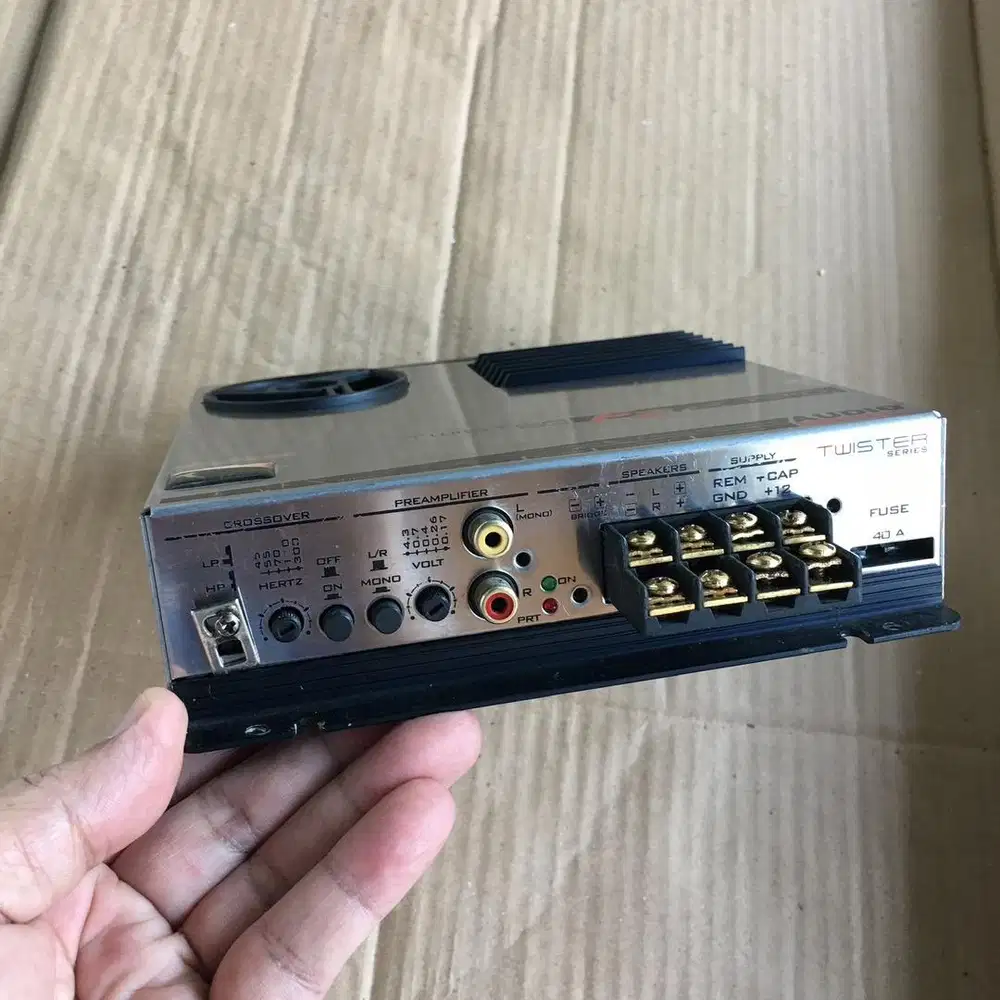 Poweramplifier mobil 4ch