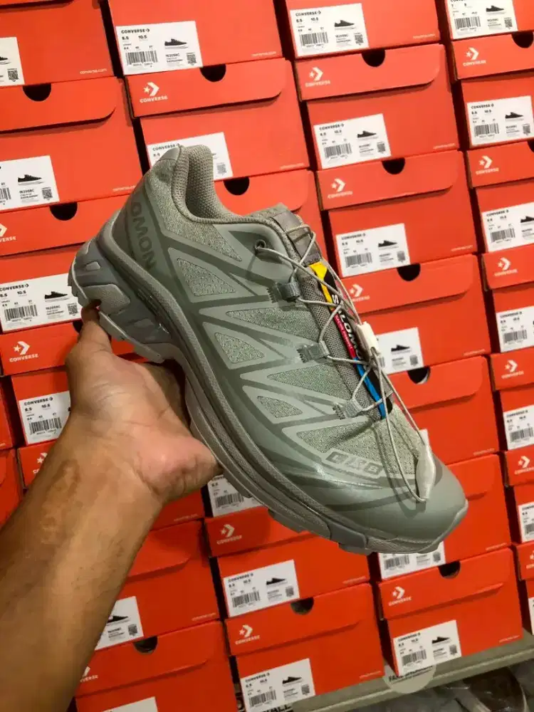 Sepatu trail running salomon